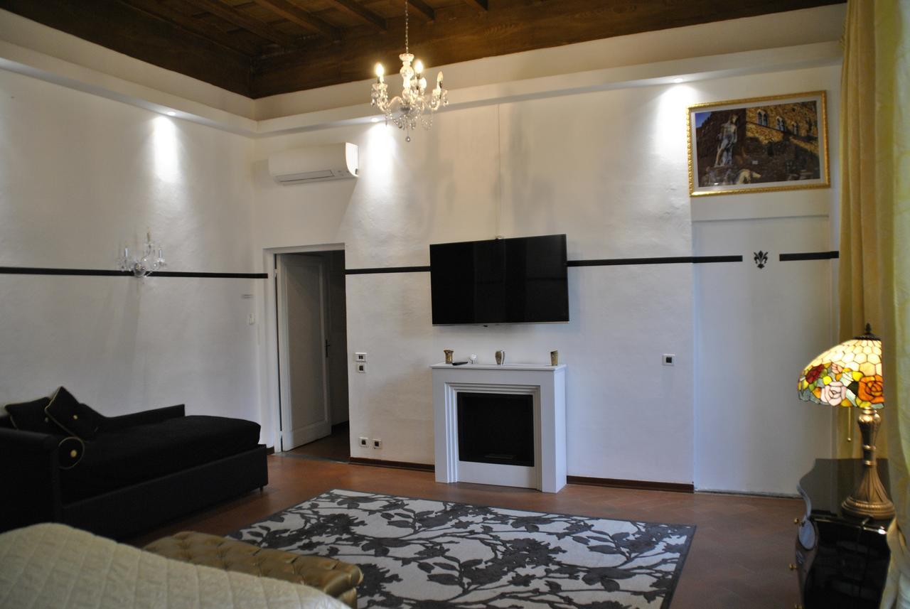 Firenze Rentals Suite Servi Bagian luar foto