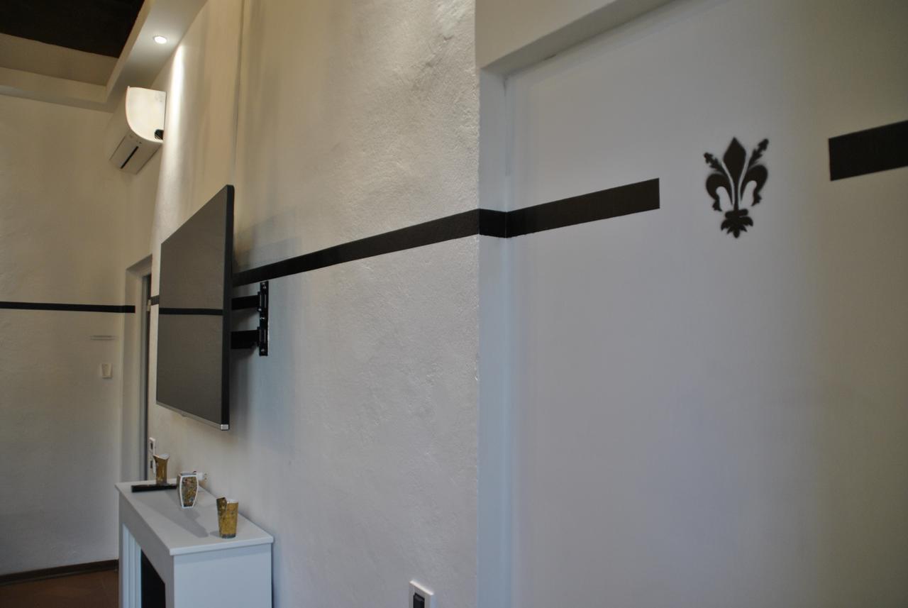 Firenze Rentals Suite Servi Bagian luar foto