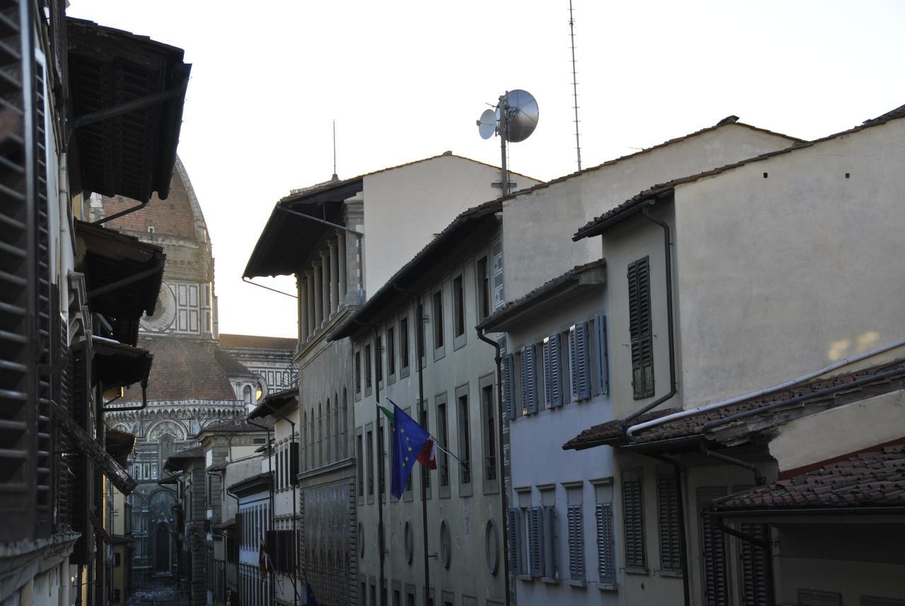 Firenze Rentals Suite Servi Bagian luar foto