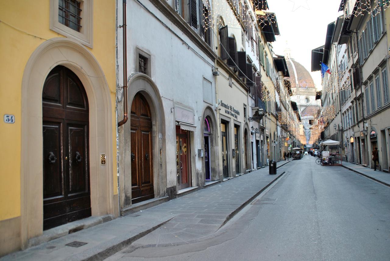 Firenze Rentals Suite Servi Bagian luar foto